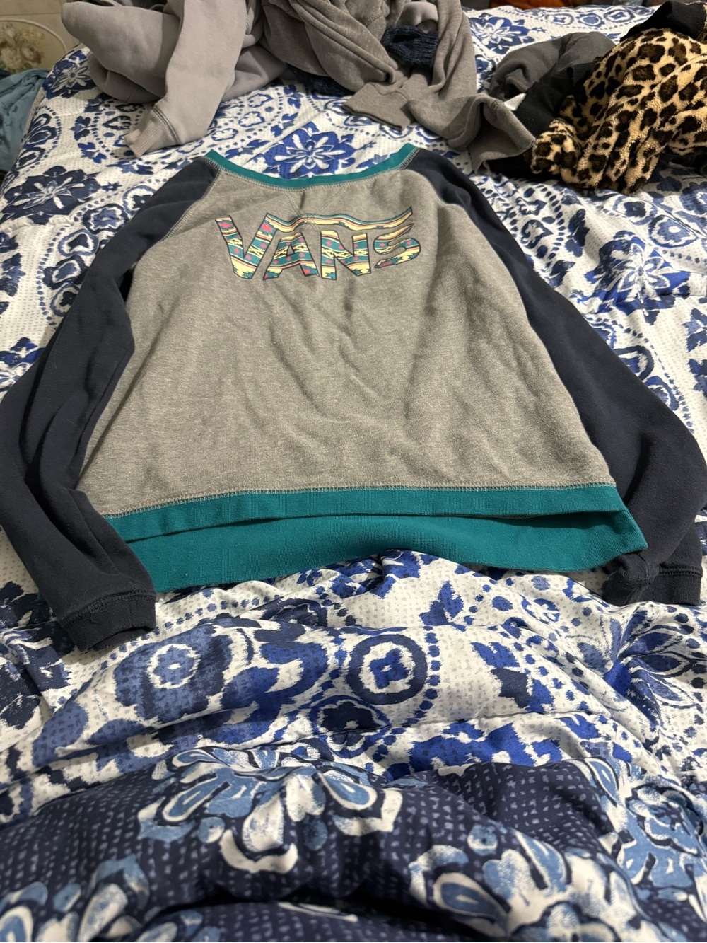 Vans women’s Gray & Navy Raglan Sweatshirt with Teal Trim